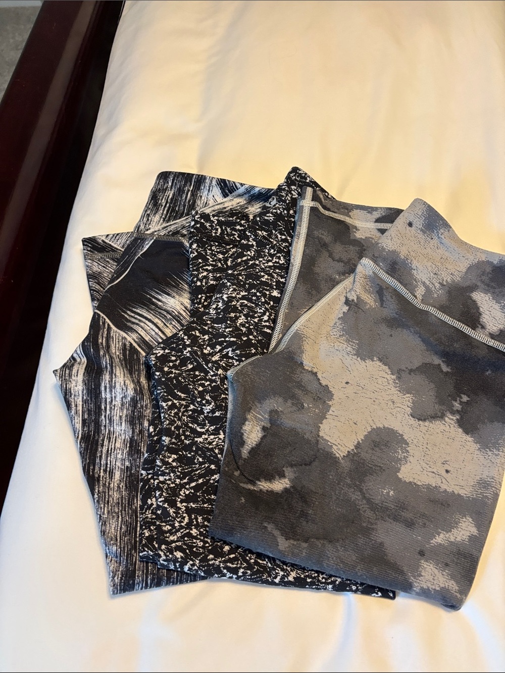 lululemon athletica Gray & Black Patterned Leggings Trio sz 6